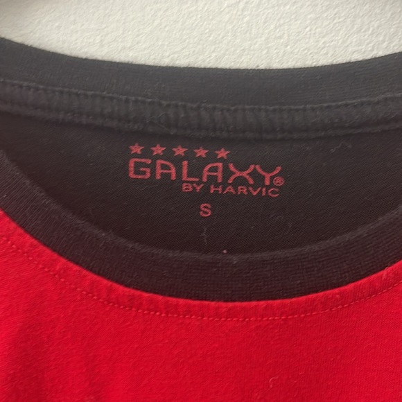 black and red shirt - Picture 3 of 3